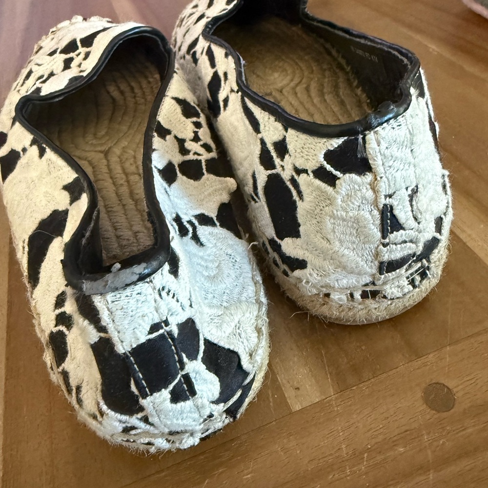 Cole Haan Black and White lace Espadrille Flats Womens size 9 - Picture 3 of 5